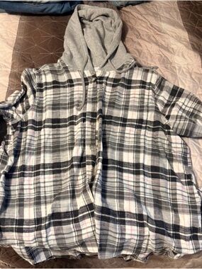 Time and Tru Gray Plaid Hooded Flannel Jacket with Pink Accents